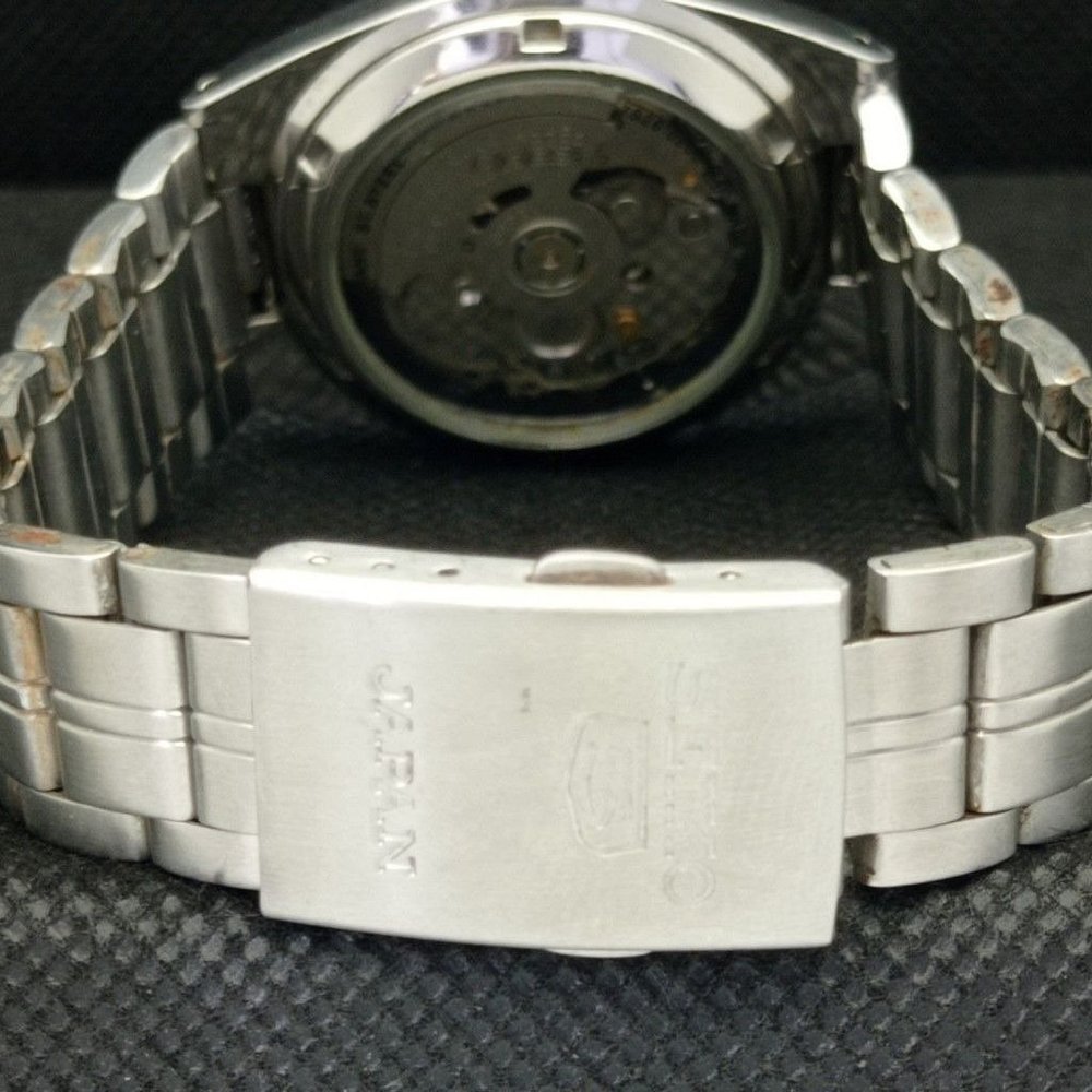 Vintage 1973 Seiko Automatic Mens Silver Watch W/daydate & Gold accents - Picture 2 of 8